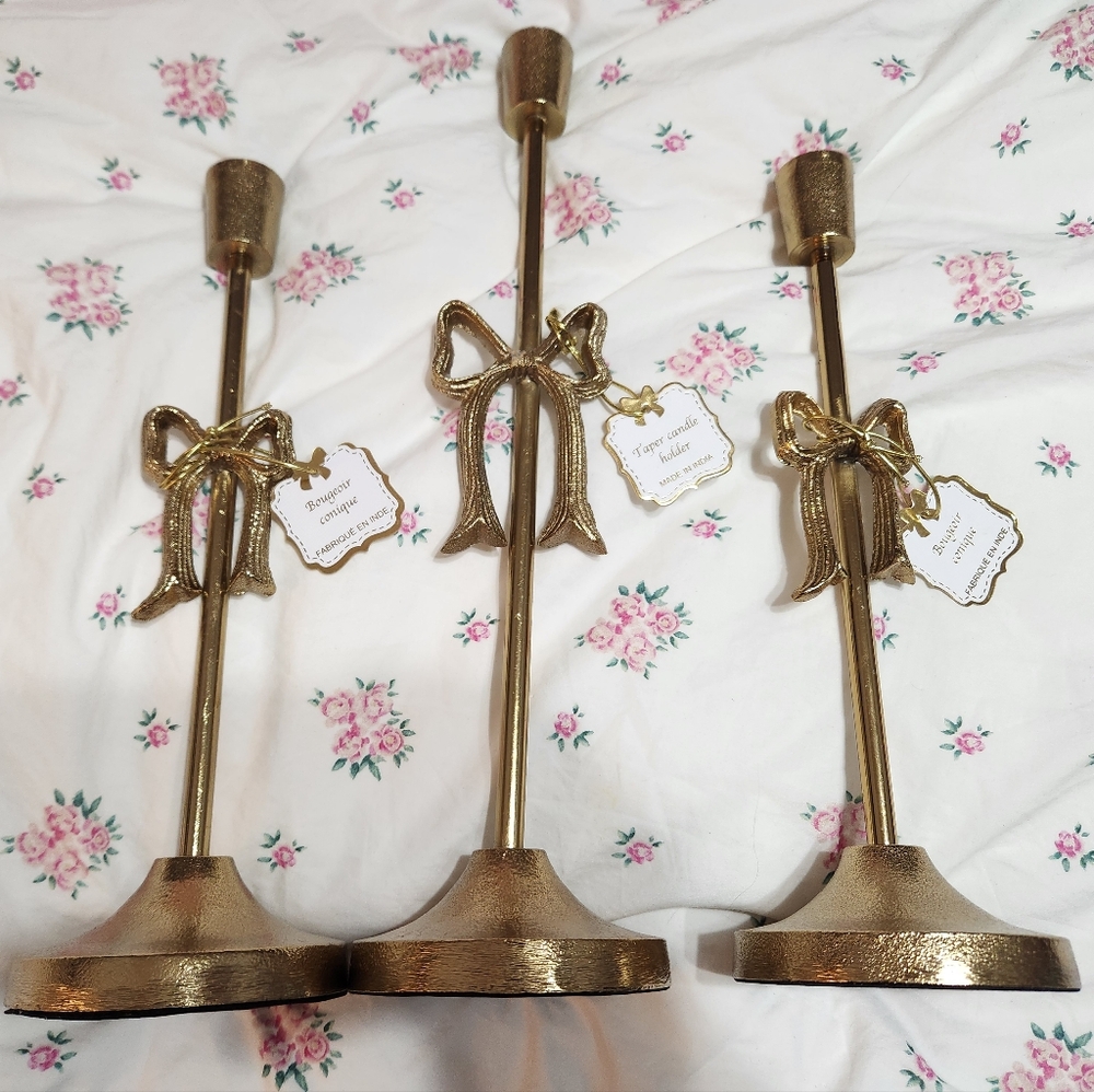 Bow taper candle holders